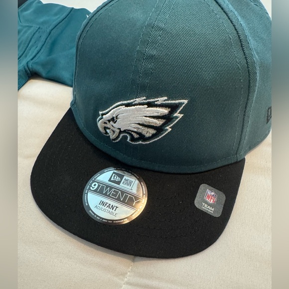 NWT Eagles Jalen Hurts home jersey and hat infant on field green black gift set - Picture 2 of 11